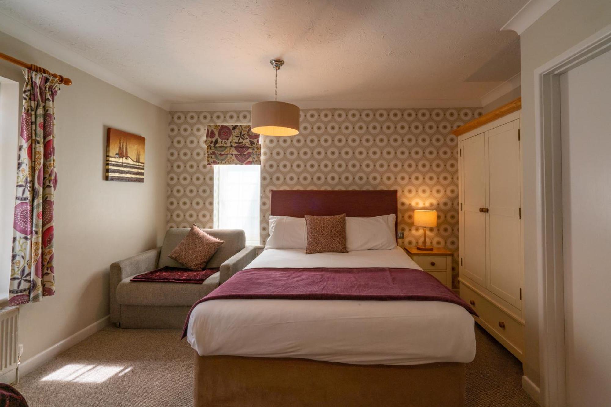 Avon Causeway 4*